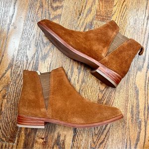 Nisolo suede Chelsea boots in nutmeg